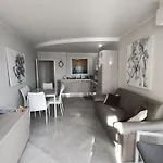 Victoria Plaza Apartment