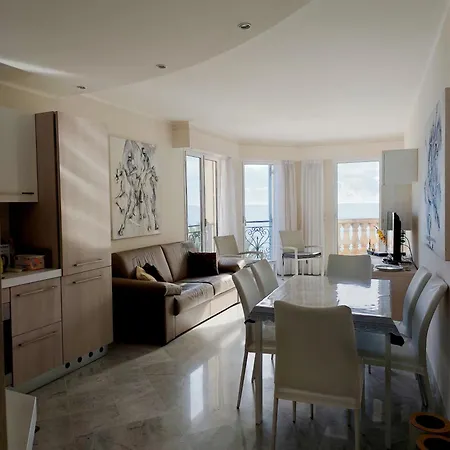 Victoria Plaza Apartman Menton